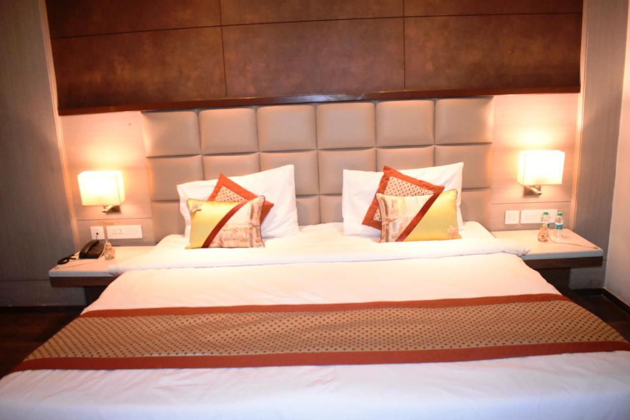 Hotel Lemonwood Suites By F9 - Trivoli Garden Chhatarpur